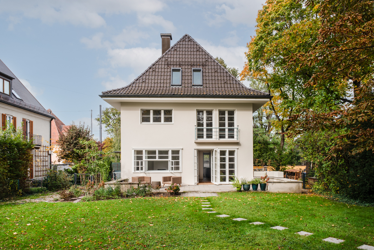 131 Denkmalschutz Villa Sanierung Garten 2.jpg