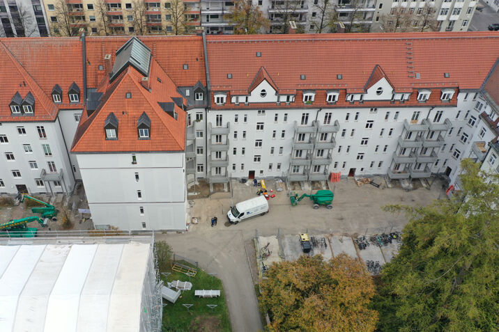 126 04-4 Schleissheimerstrasse Denkmal Balkone.jpg