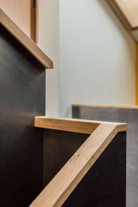 129-03-4 Einfamilienhaus Holzbau Treppe.jpg