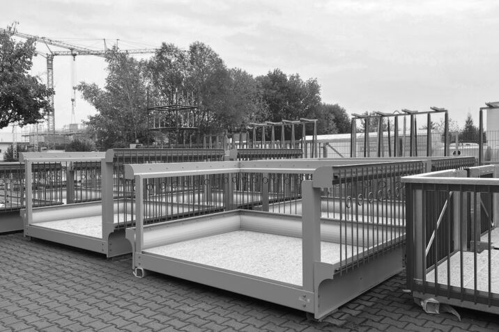 02 Balkon vorgefertigt.jpg